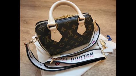 幾番掙扎還是入手LOUIS VUITTON Speedy 20、實際  .